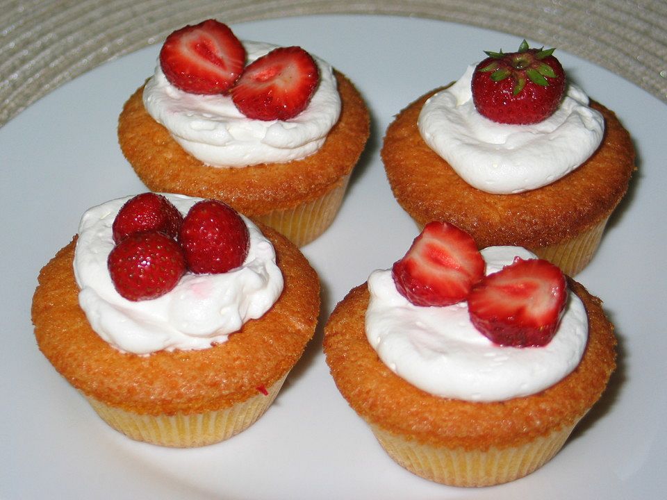 Erdbeer-Sahne-Cupcakes| Chefkoch