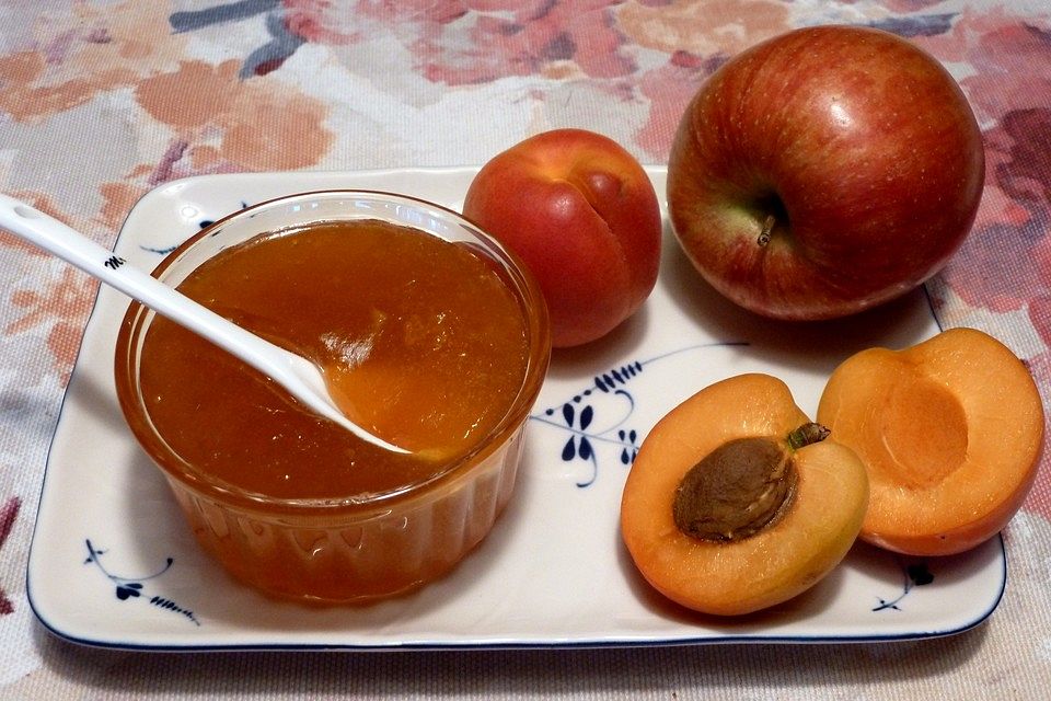 Apfel-Aprikosen-Konfitüre