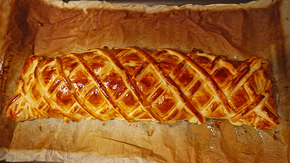 Schweinefilet im Parmaschinken-Blätterteigmantel mit Tagliatelle an ...