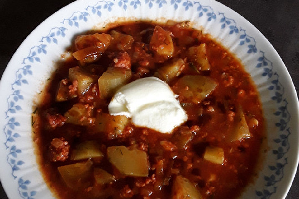 Olivers rote Gurkensuppe