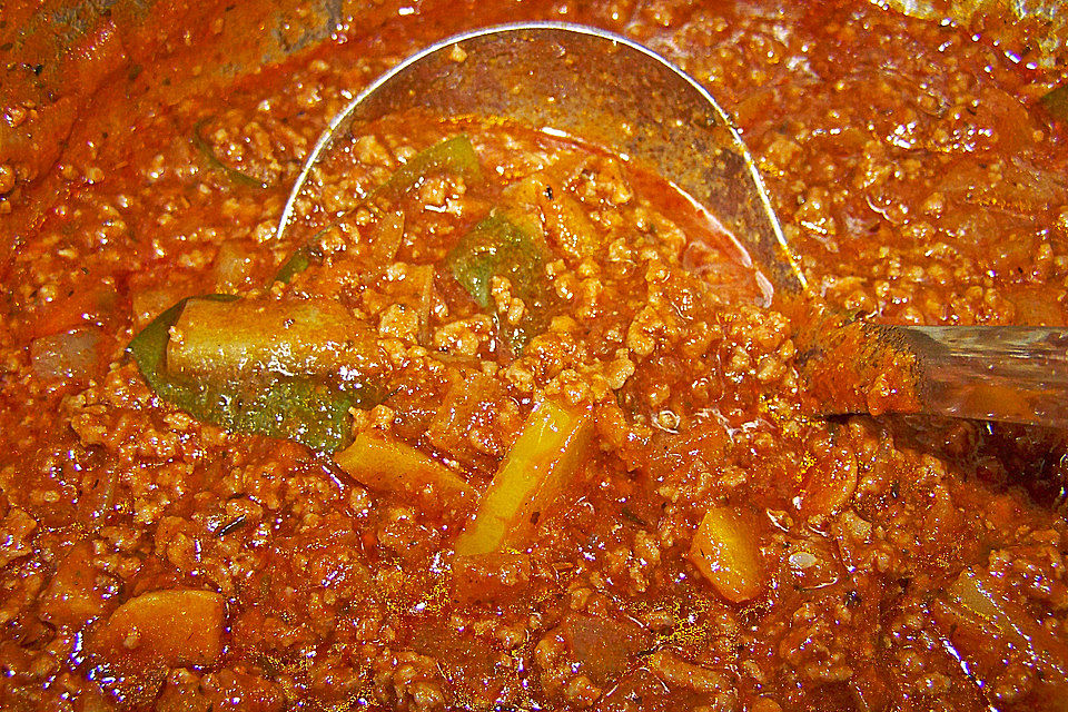 Rheinische Gemüsebolognese mit Zucchini, Paprika und Champignons