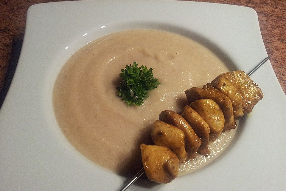 Schwarzwurzelcremesuppe mit Curryhuhn