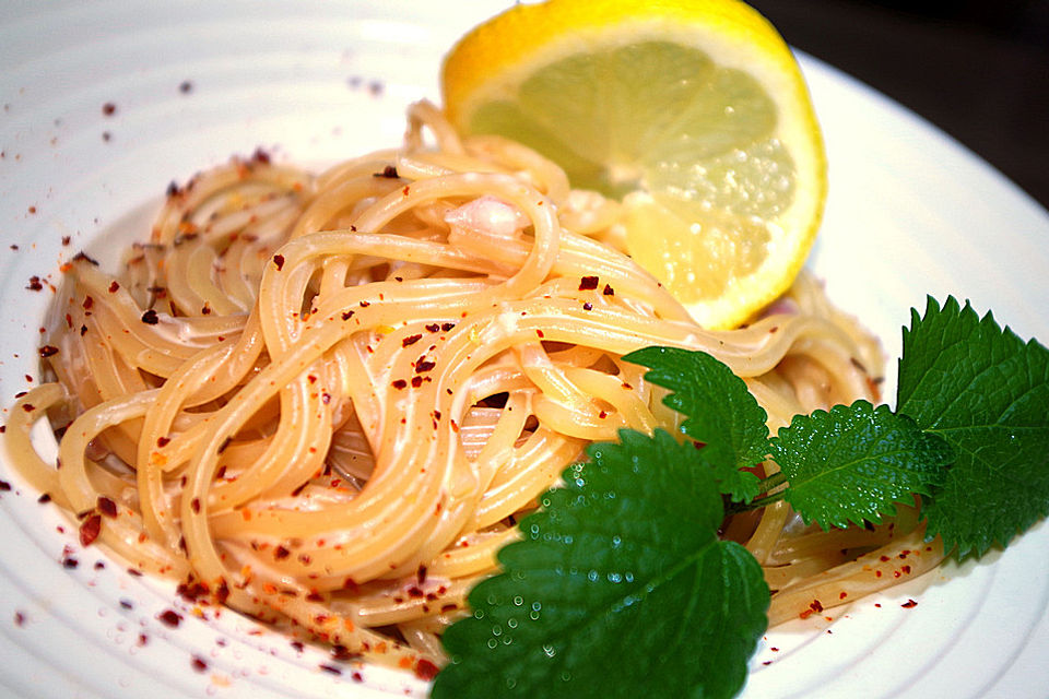 Tagliatelle in Zitronen-Knoblauch-Sauce