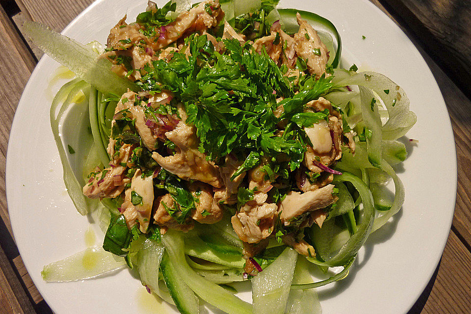 Japanischer Gurkensalat mit Hähnchenbrust