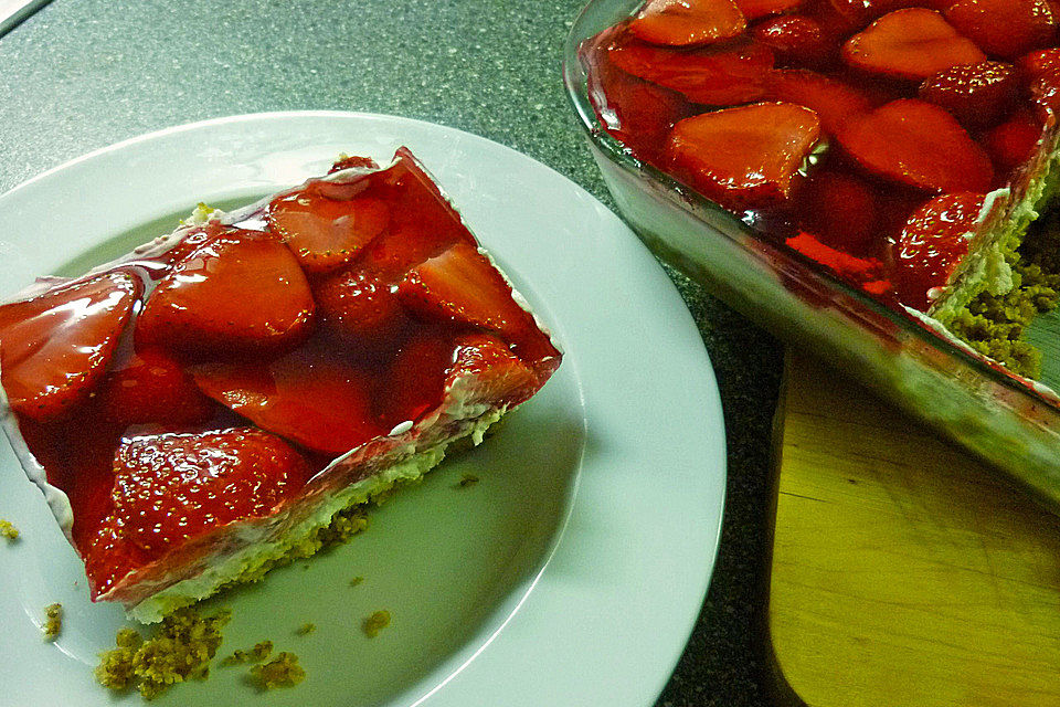 Strawberry Pretzel Salad