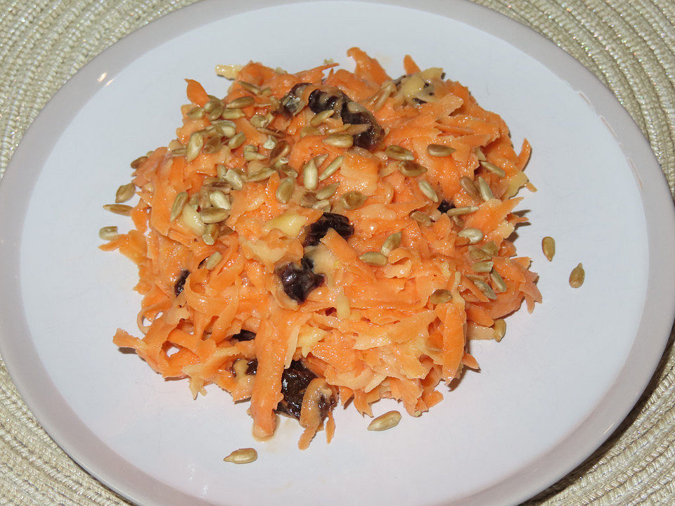 Fruchtiger Karottensalat mit Knoblauch von imbieras| Chefkoch