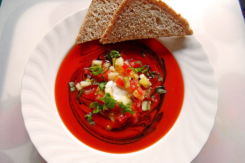 Tomaten-Paprika-Gazpacho