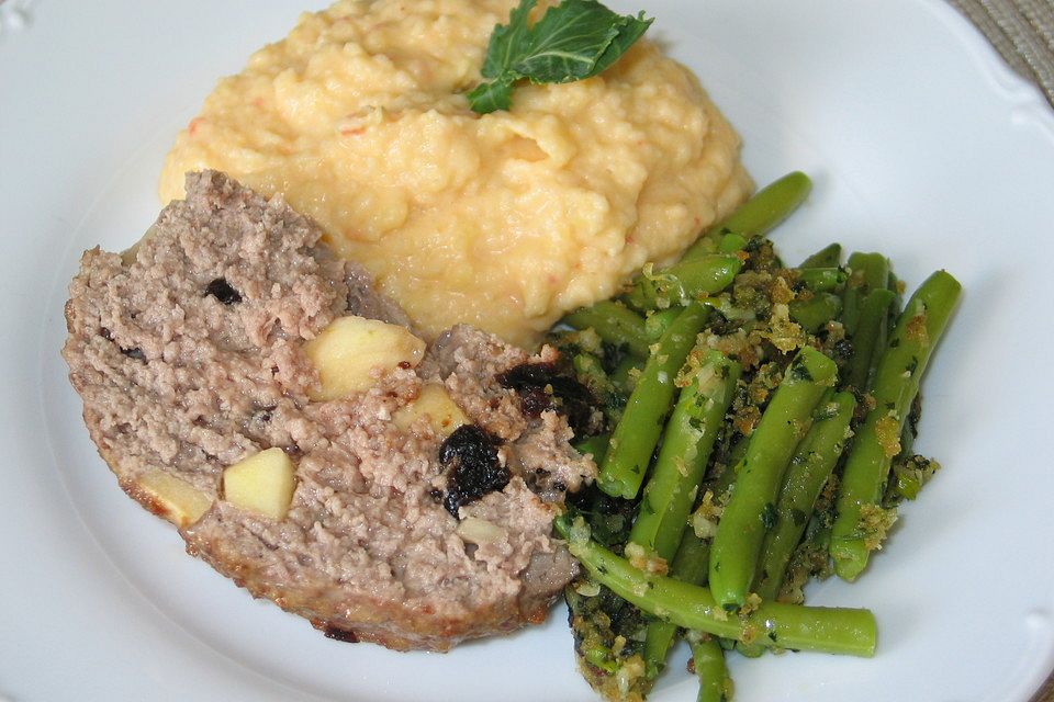 Hackbraten mit Apfel und Backpflaumen