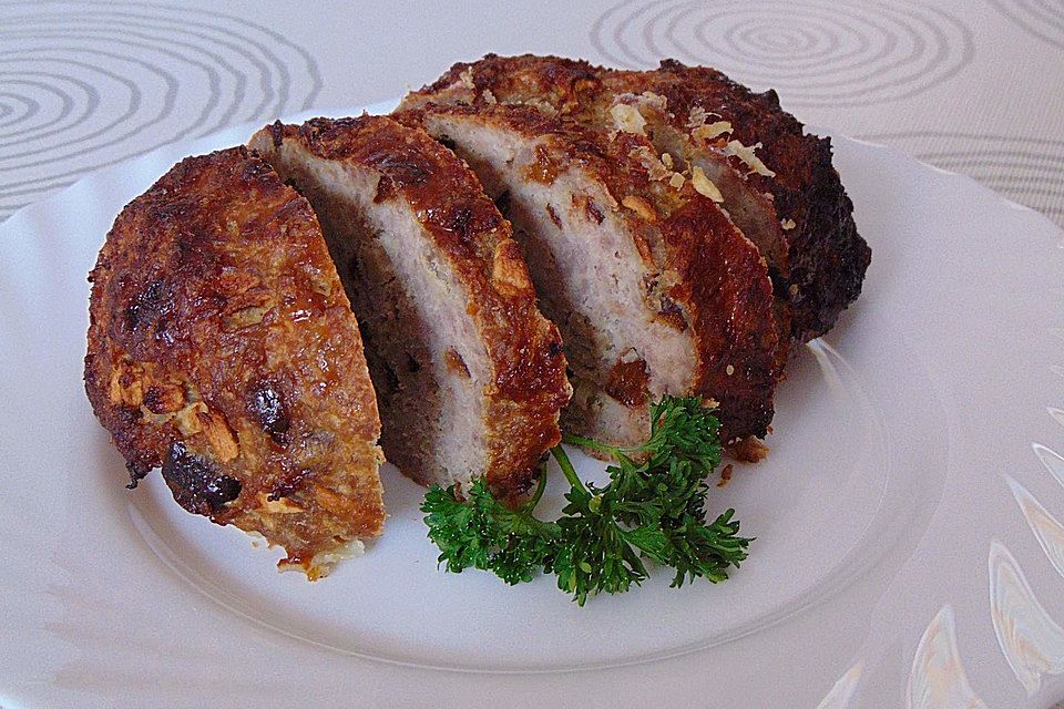 Hackbraten mit Apfel und Backpflaumen Hackbraten mit Apfel und Backpflaumen