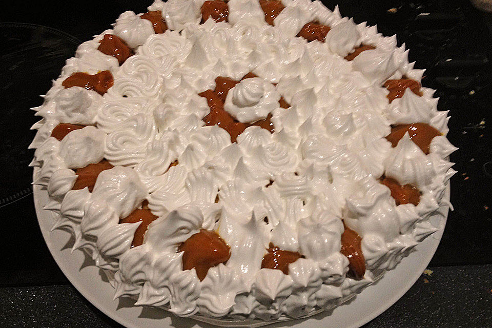 Tres Leches Torte mit Baiser