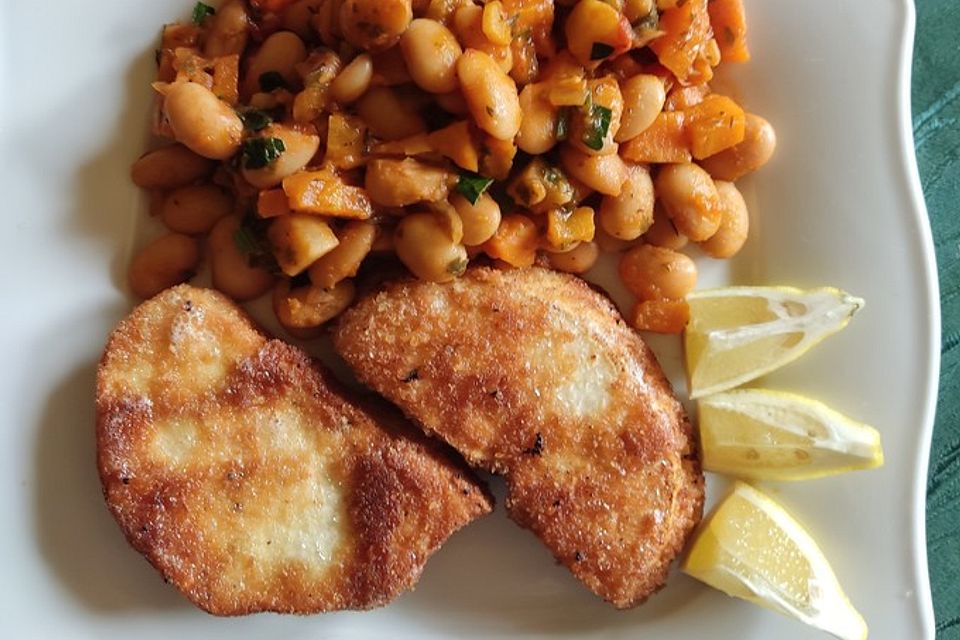 Griechische dicke weiße Bohnen in Tomatensoße