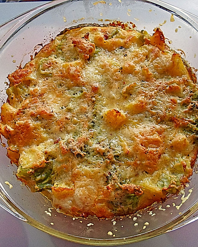 Kartoffel-Brokkoli-Auflauf mit Gewürzgurken