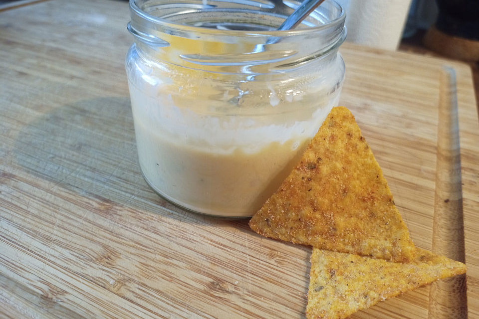 Easy Delicious Chili Cheese Sauce