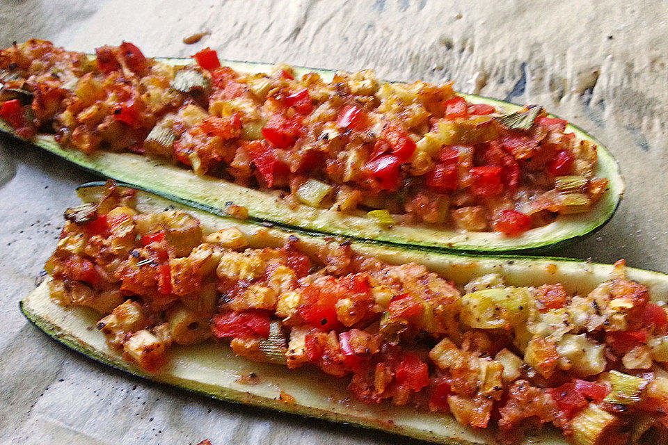 Gefüllte Zucchini