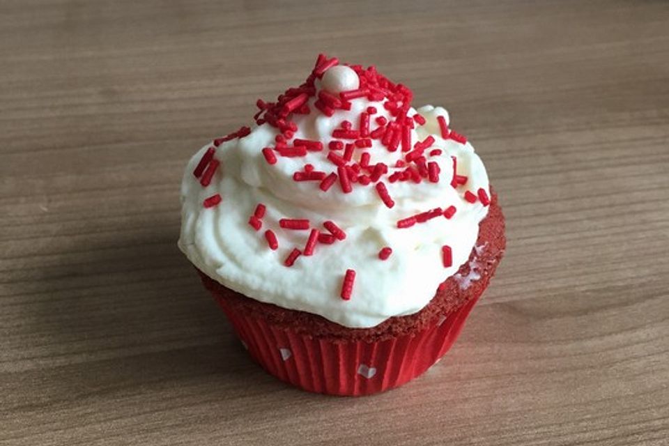 Red Velvet Cupcakes with Cream Cheese Frosting