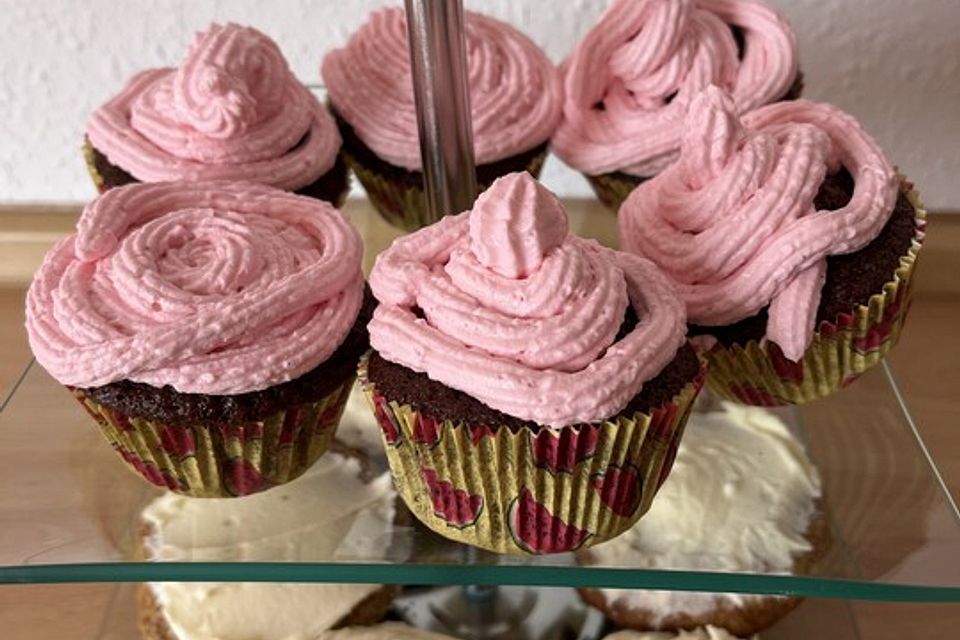 Red Velvet Cupcakes with Cream Cheese Frosting