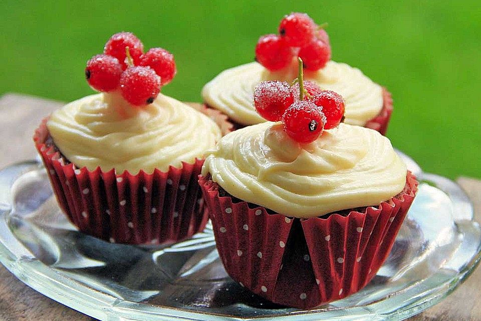 Red Velvet Cupcakes with Cream Cheese Frosting