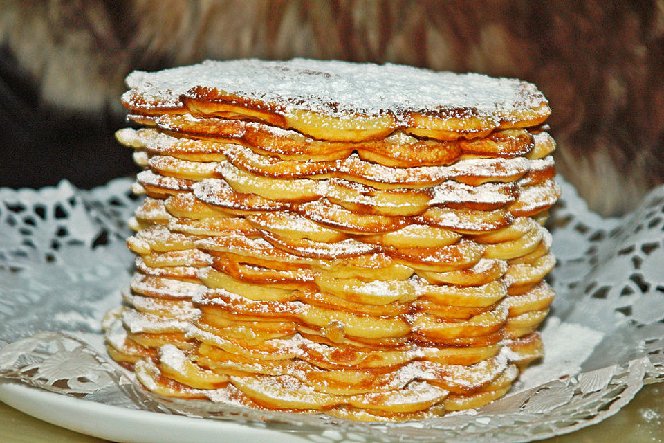 Flowers Sahnequark-Waffeln mit selbst gemachter roter Grütze