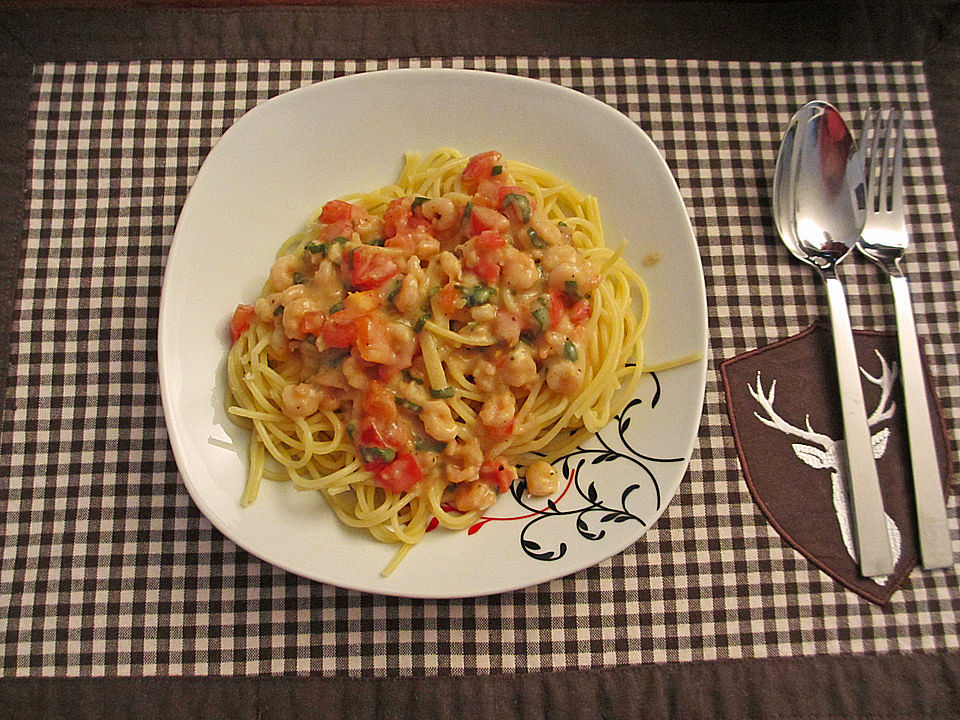 Spaghetti mit Garnelen-Salbei-Tomaten-Sahne-Sauce von tiggerib| Chefkoch