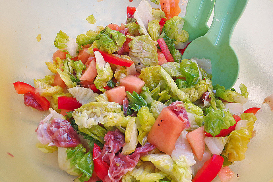 Römersalat mit Melone und Parmaschinken