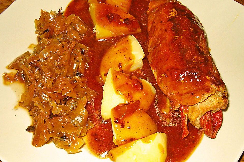 Rouladen aus Schweineschnitzel mit Paprikafüllung