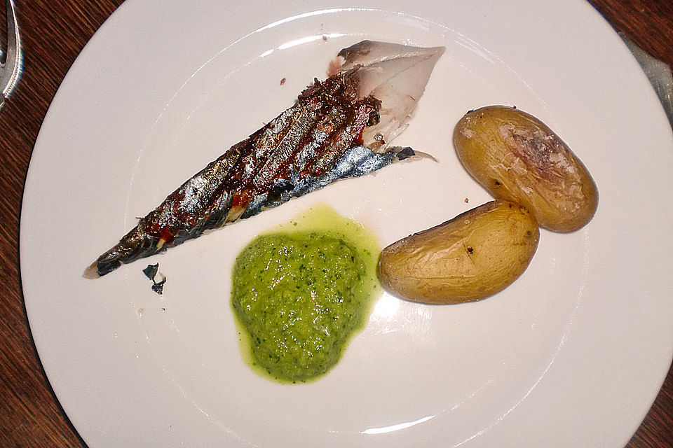 Gegrillter Thunfisch mit Mojo verde und Papas arrugadas