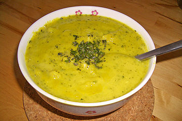 Zucchini-Curry-Kokos-Suppe