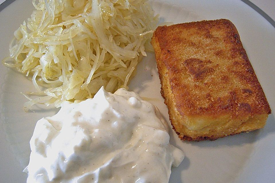 Gebackener Schafskäse mit kalter Tomatensoße