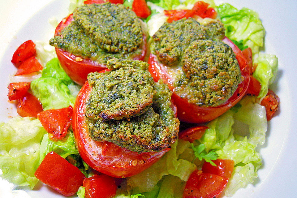 Überbackene Tomaten mit Fischfüllung