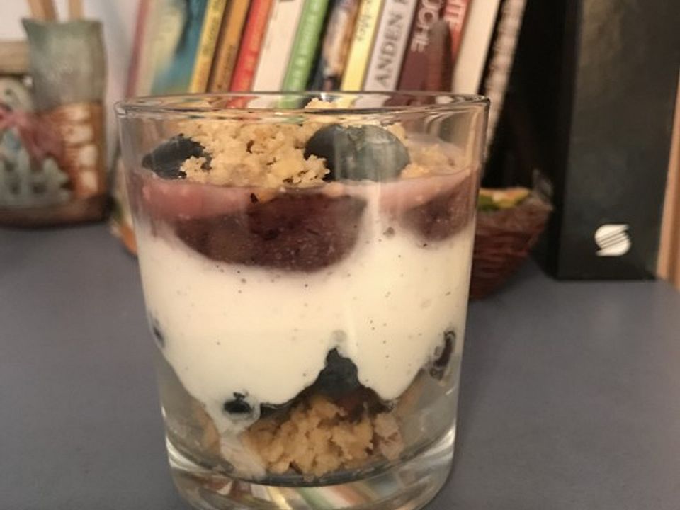 HeidelbeerVanilletraumDessert im Glas von KHM1980 Chefkoch