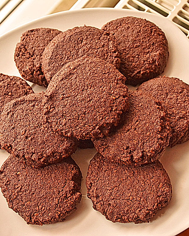 Vegane American Schoko-Cookies mit gehackten Mandeln