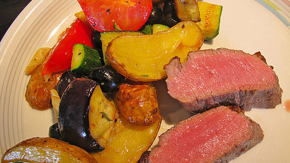 Lammrücken mit Auberginen-Zucchini-Gemüse von Monika
