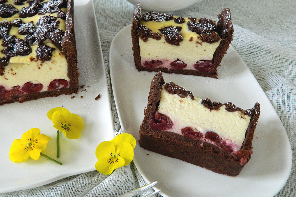 Zupfkuchen mit Kirschen aus der Kastenform