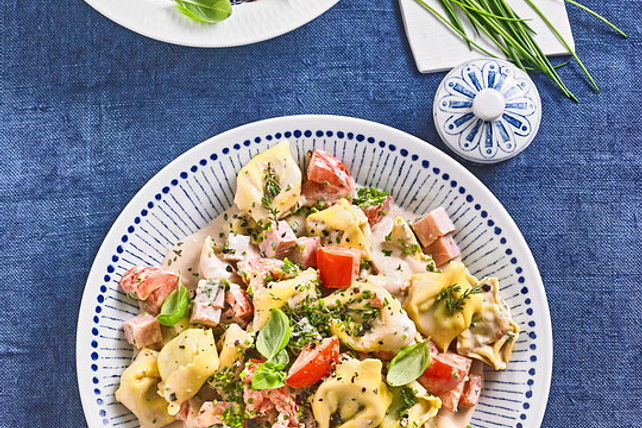 Tortellini-Salat mit Tomaten und Schinken von Kölle-Jessi| Chefkoch