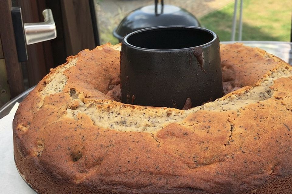 Ananas-Marzipan-Kuchen mit Mohn