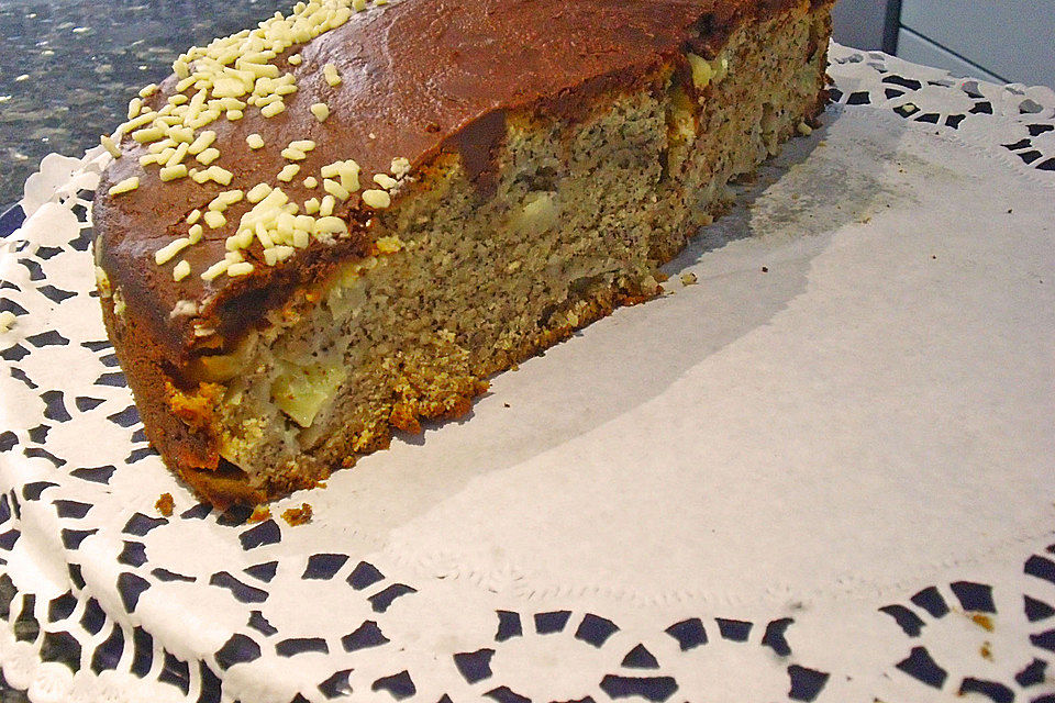 Ananas-Marzipan-Kuchen mit Mohn