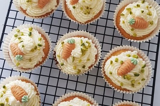 Rübli-Cupcakes mit Frischkäse-Frosting von Tweetschekätzchen| Chefkoch