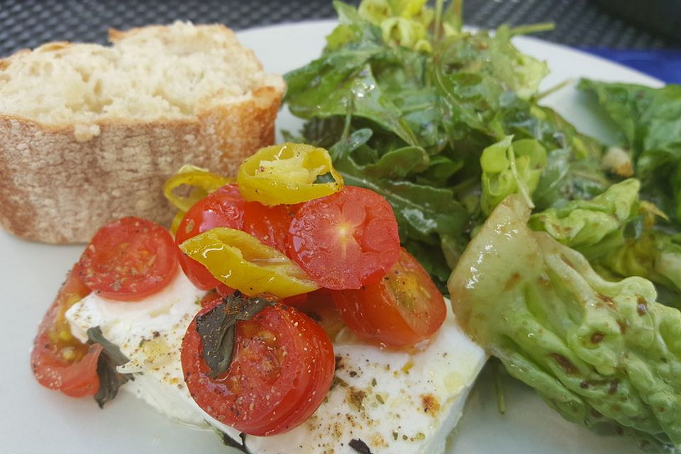 Gebackener Schafskäse nach mediterraner Art