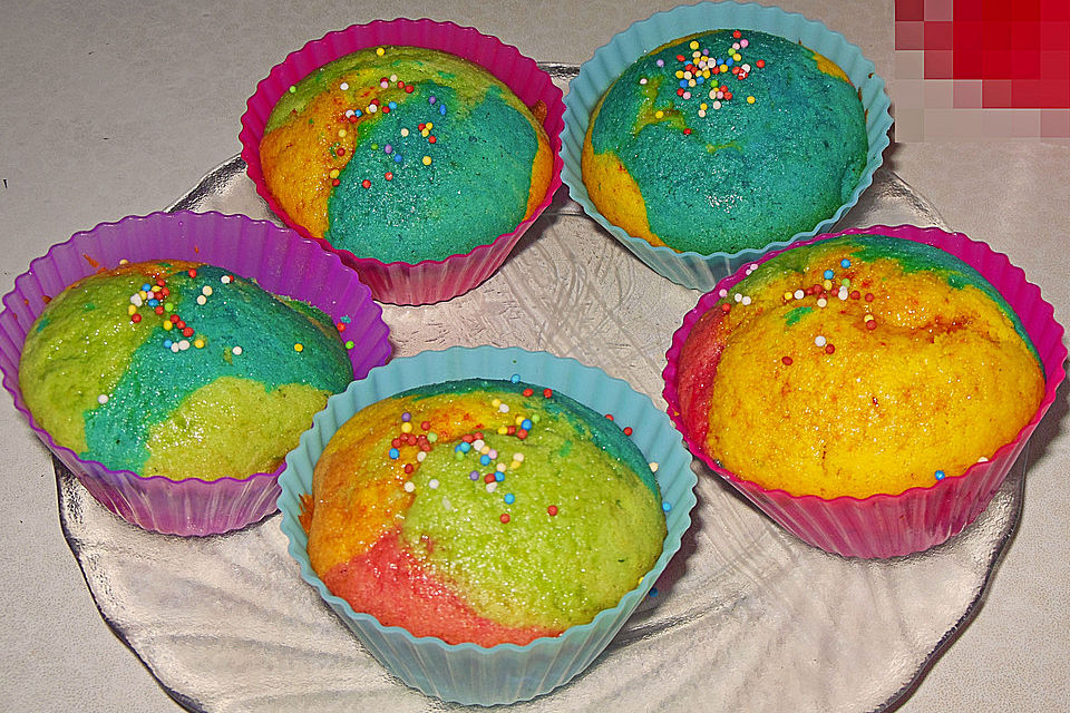 Schnelle Rainbow-Muffins