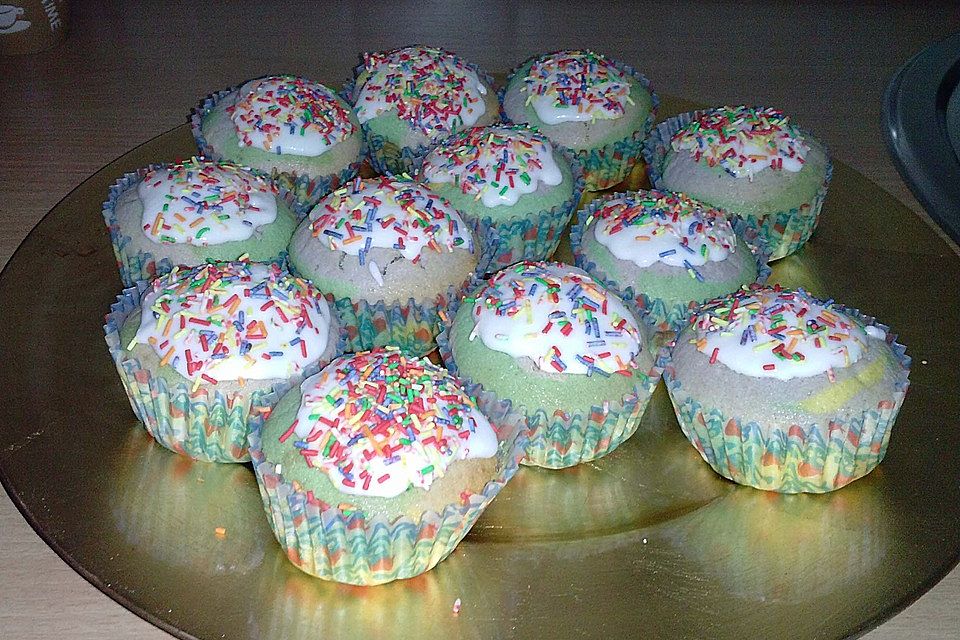 Schnelle Rainbow-Muffins