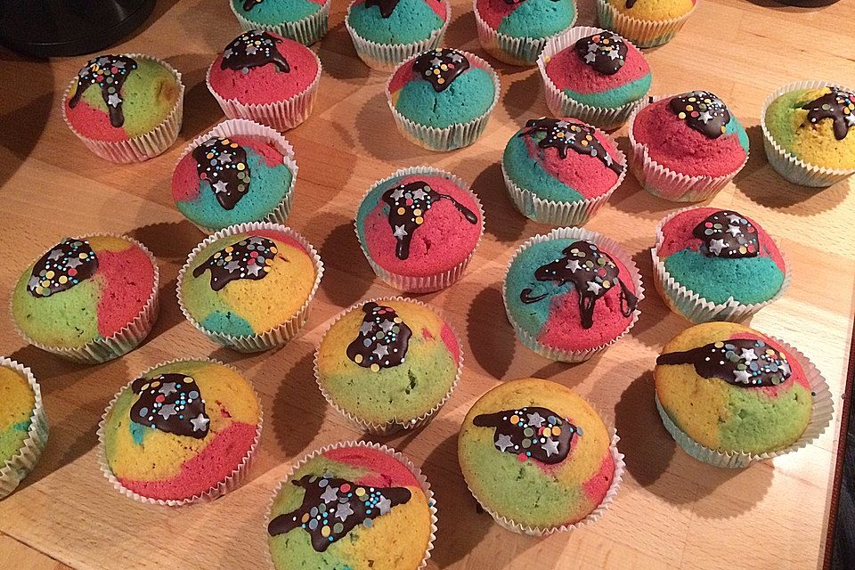 Schnelle Rainbow-Muffins