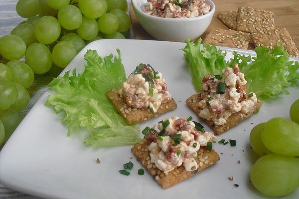 Brotaufstrich mit getrockneten Tomaten und Hüttenkäse von kaeserea ...