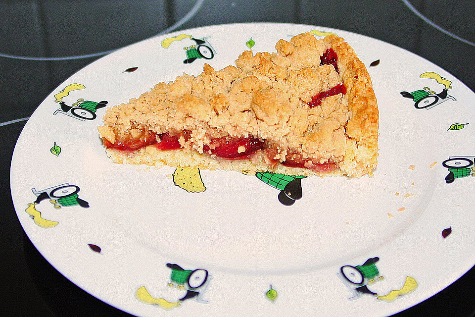 Veganer Zwetschgenkuchen mit Zimtstreuseln