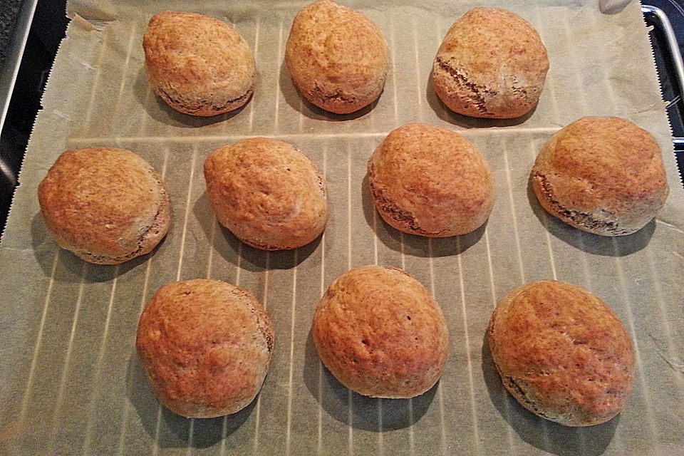Dinkel-Kartoffelmehl-Brötchen mit Quark und Natron Dinkel-Kartoffelmehl-Brötchen mit Quark und Natron