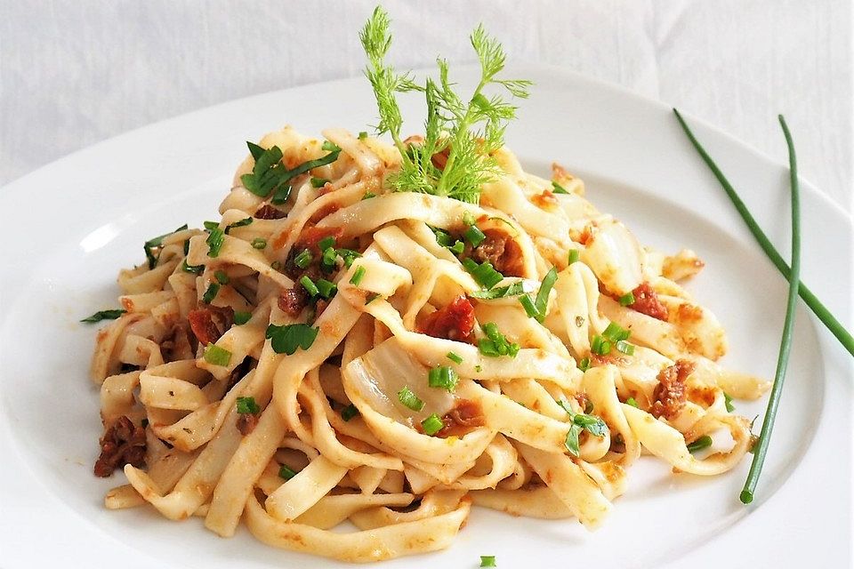 Pasta mit Fenchel und getrockneten Tomaten