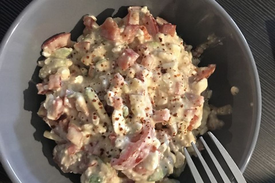 Low Carb Hüttenkäse Salat