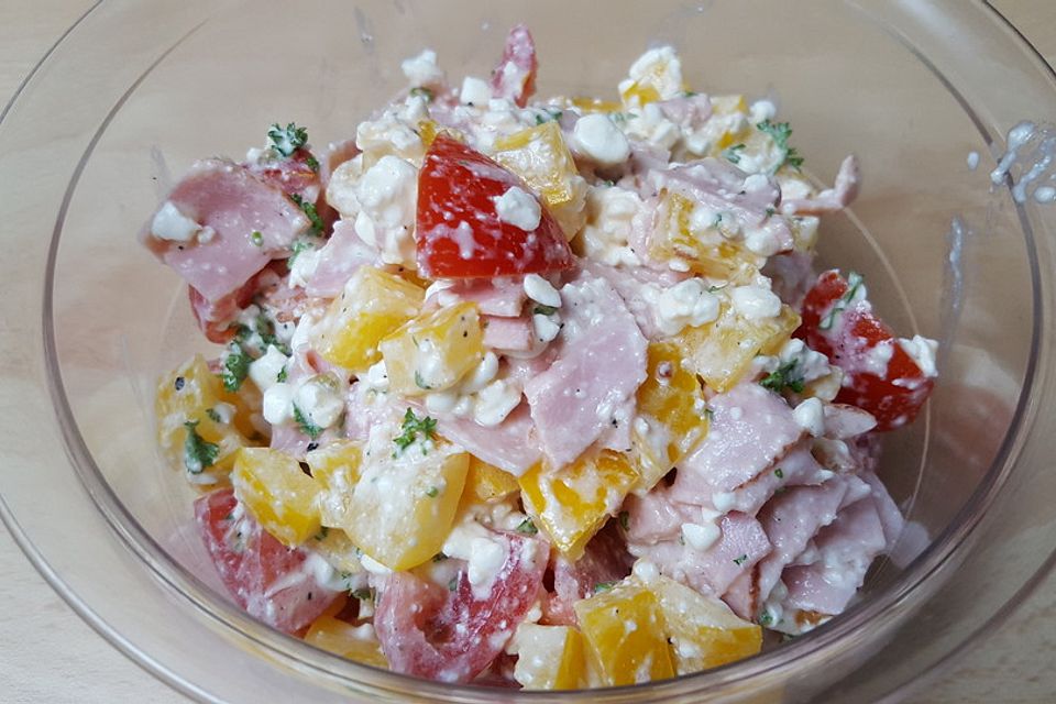 Low Carb Hüttenkäse Salat