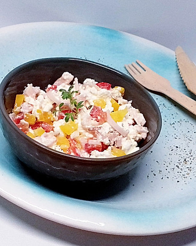 Low Carb Hüttenkäse Salat