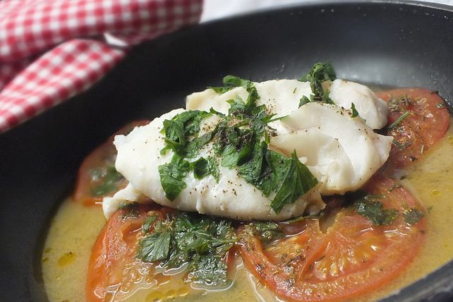 Gedünsteter Kabeljau auf Tomaten von Amarna| Chefkoch