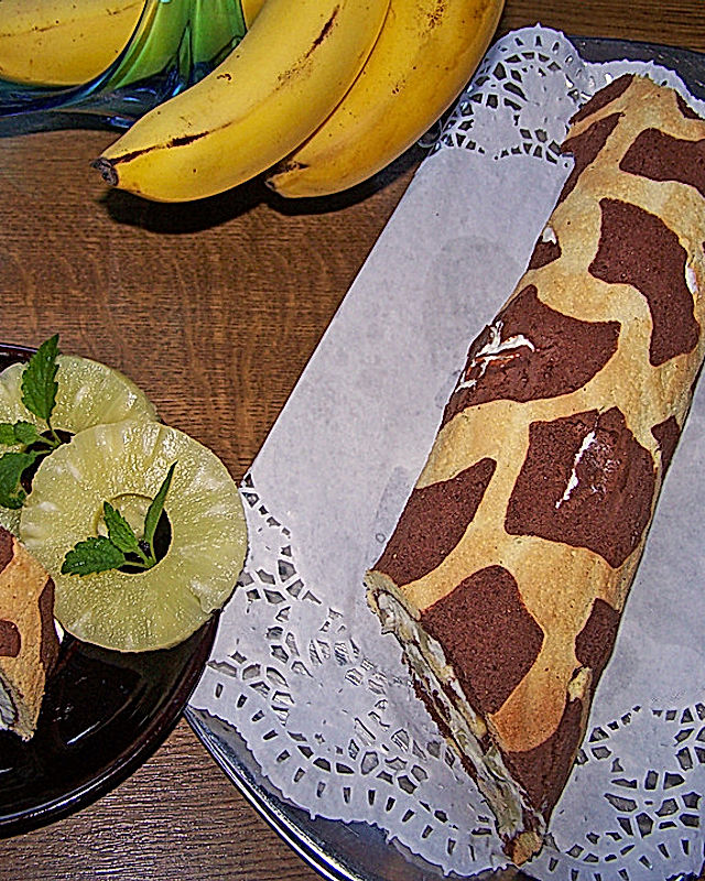 Giraffenhals-Schoko-Biskuitrolle mit Bananen